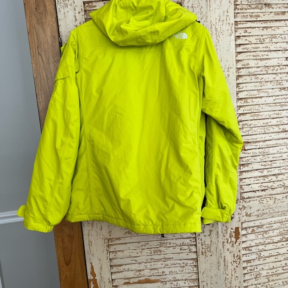 North Face  Shell neon medium women’s jacket - Picture 6 of 6